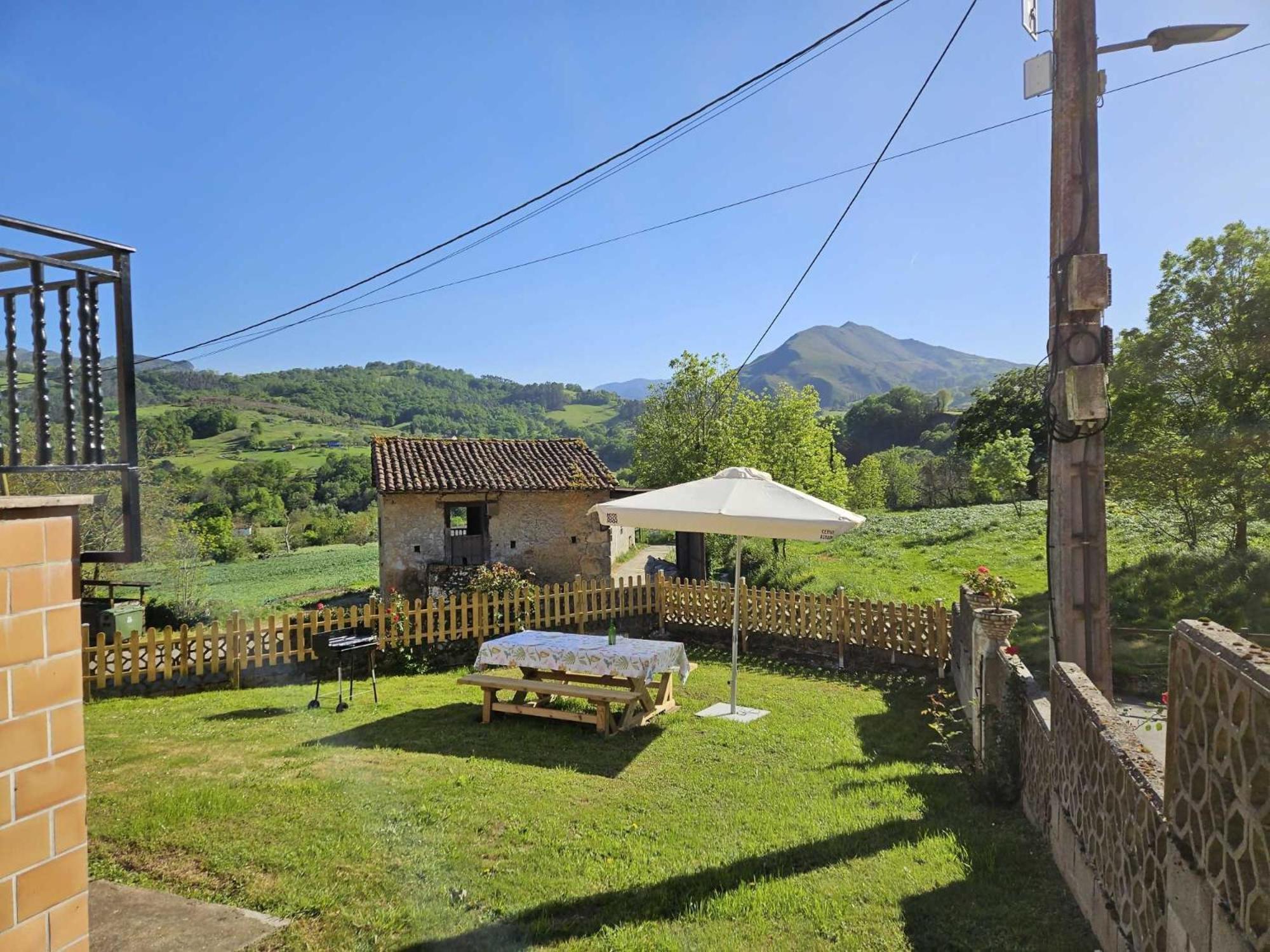 Casa El Caspiu Arobes Villa อาร์ริออนดาส ภายนอก รูปภาพ